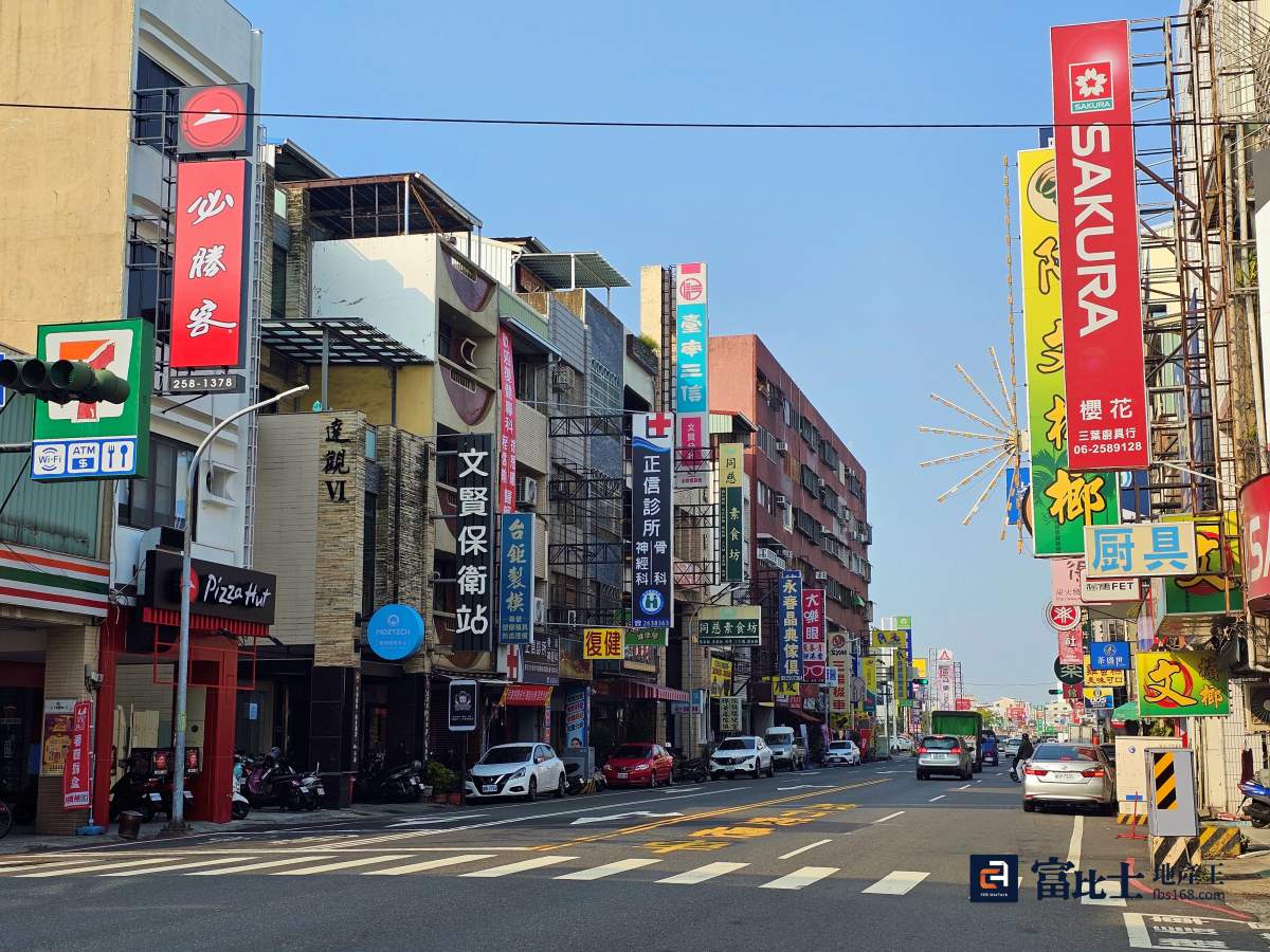 文賢路店面空屋率低，在地房仲指出因區域特性，地主房東彼此都有親戚關係，加上店面大小間，租金高低落差大。(圖／記者蘇茵慧)