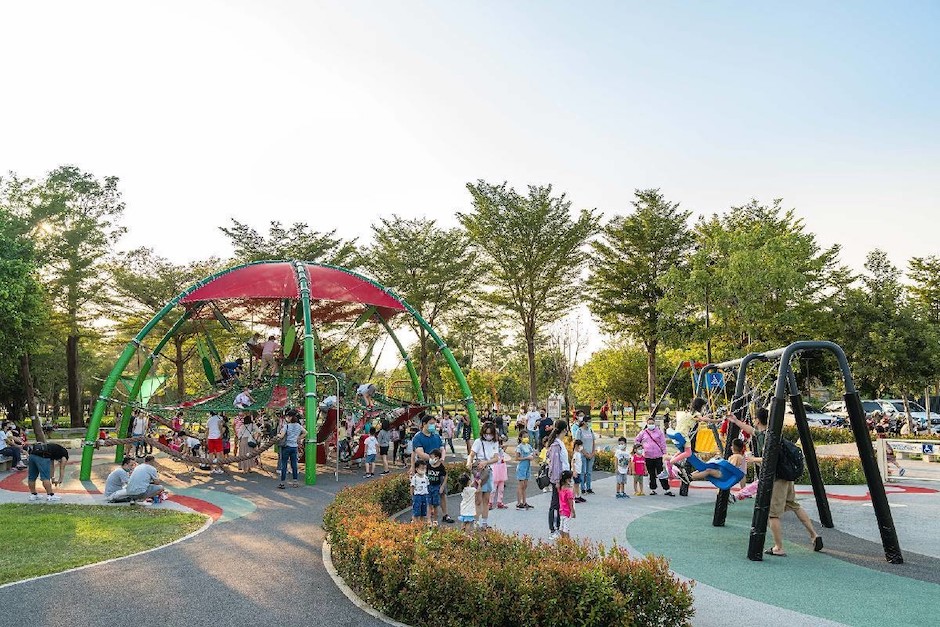 黎新公園具備防災滯洪功能-更以水環境教育為核心規劃-全區無障礙設計-設置多樣.jpg
