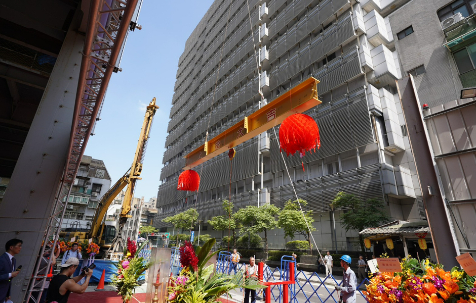 忠孝懷生公辦都更上樑 27 層垂直森林 2027 完工