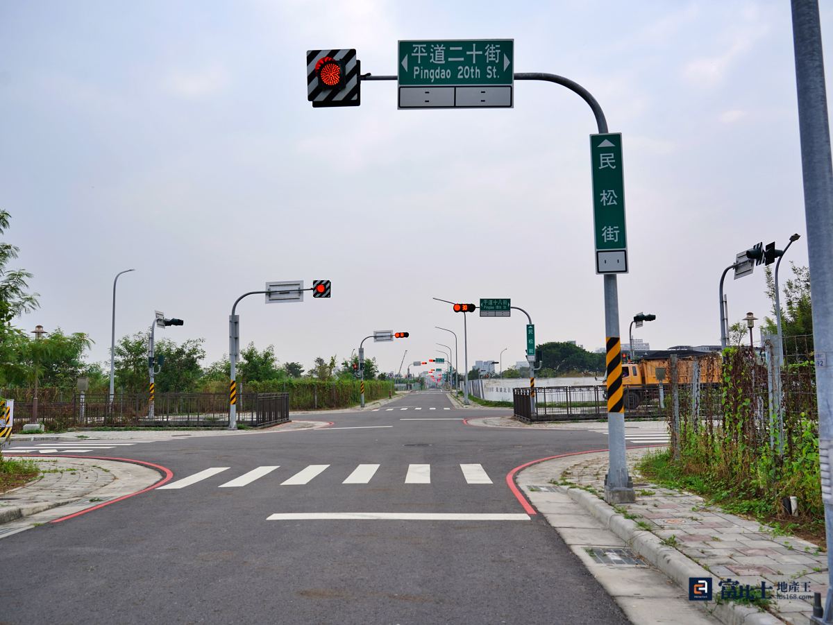 本月地方政府標地結果冷清,脫標率僅有一成,而在地房仲則指出,此訊號要注意,並建議最佳購屋時機。(圖/記者蘇茵慧) 本月地方政府標地結果冷清,脫標率僅有一成,而在地房仲則指出,此訊號要注意,並建議最佳購屋時機。(圖/記者蘇茵慧)
