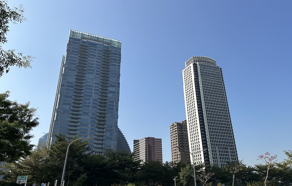 台中七期指標豪宅「寶輝秋紅谷」(左),近期再傳整層交易,總價達2.69億元。(圖/記者莊亞築攝) 台中七期指標豪宅「寶輝秋紅谷」(左),近期再傳整層交易,總價達2.69億元。(圖/記者莊亞築攝)