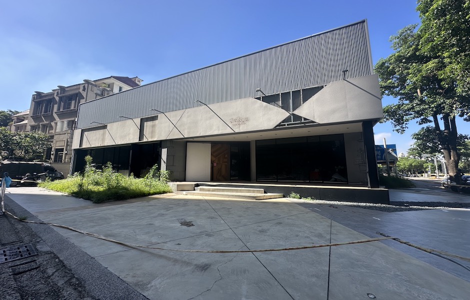 台中七期惠中路奎克咖啡原址，兩棟打通透天店面，實價揭露以月租40萬元成交，由好膳企業餐飲集團承租，預計8月開出旗下品牌PRESERVE台中門市。（圖／記者莊亞築攝）