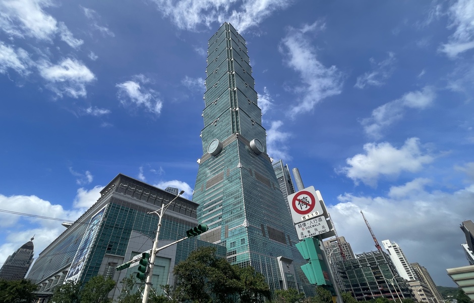 北市商辦 M 型化   豪辦廠辦爽賺 舊樓誰來疼