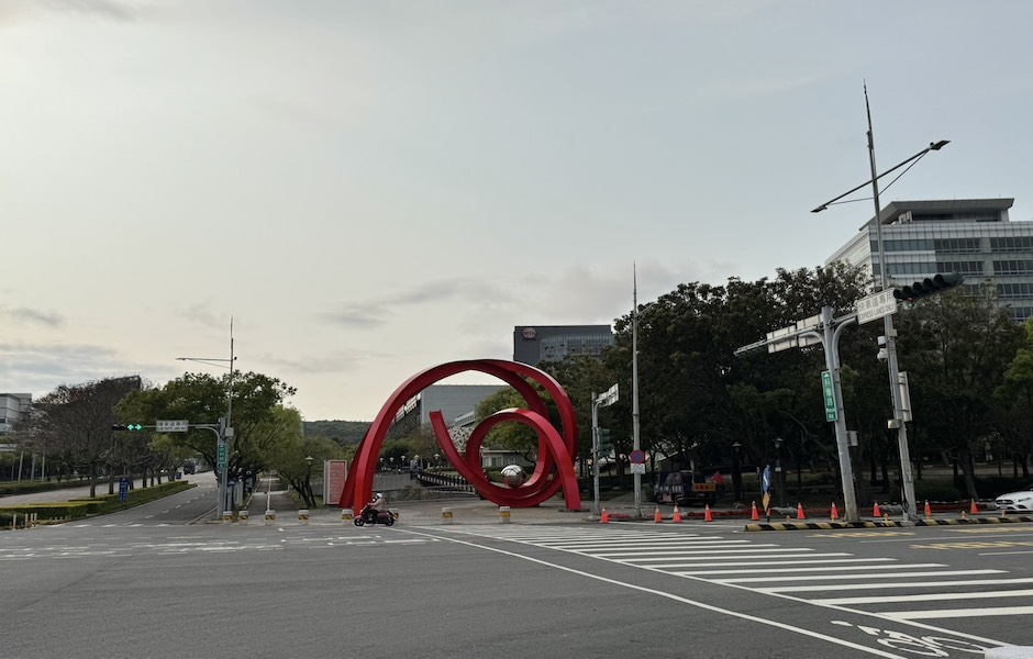 台積電在中科二期將興建4座1.4奈米晶圓廠，土地已於6月點交，預計下半年動工。（圖／記者莊亞築攝）