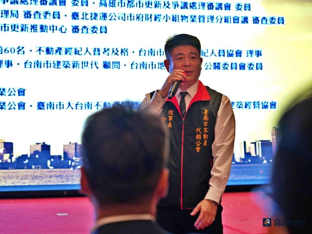 台南市代銷公會理事長佘光宗針對目前房市狀況，認為政策導致產業冷凍停滯，有越來越多消費者期待政府能調整方向。（圖／記者蘇茵慧）