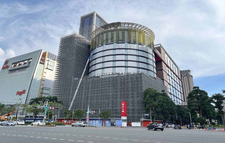 中市都發局同意備查整建修復計畫-新光三越9月5日起進行分樓層分批進貨及相關管制作業-3.jpg
