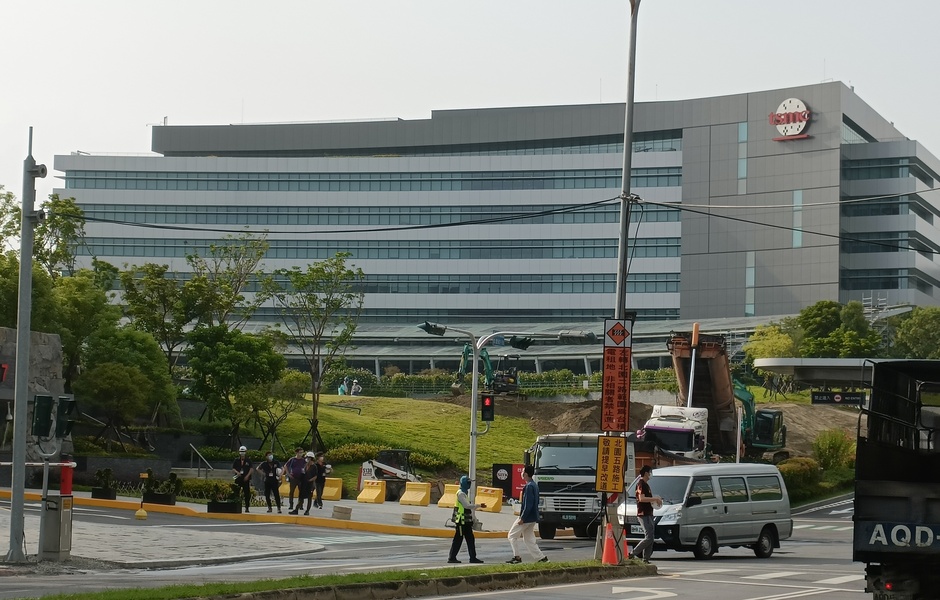 商用不動產的生存遊戲  半導體拿錢搶廠 傳產拿廠換錢 商用不動產的生存遊戲  半導體拿錢搶廠 傳產拿廠換錢