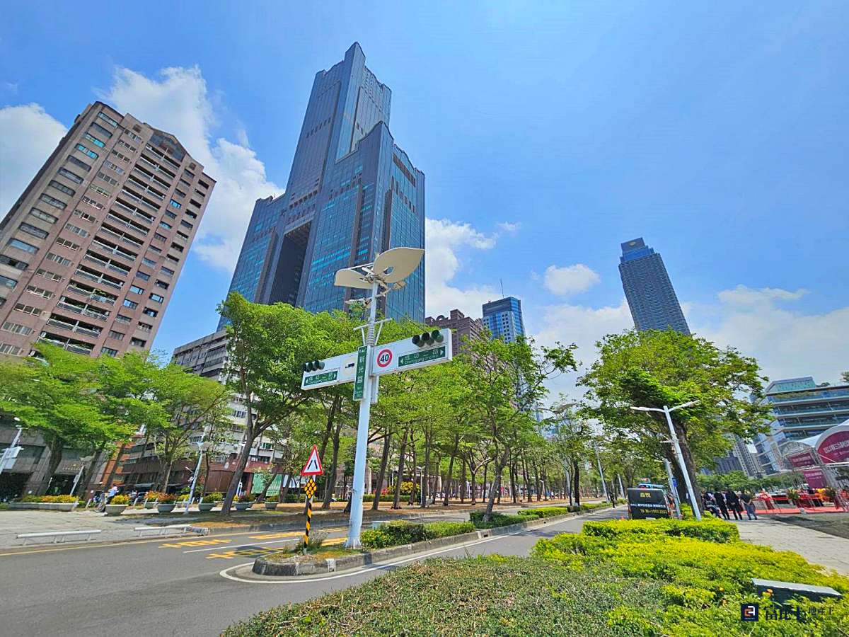 2025年上半年，苓雅區、鼓山區房貸核准量下滑，仲介機構統計直接重挫逾7成。（圖／記者蘇茵慧）