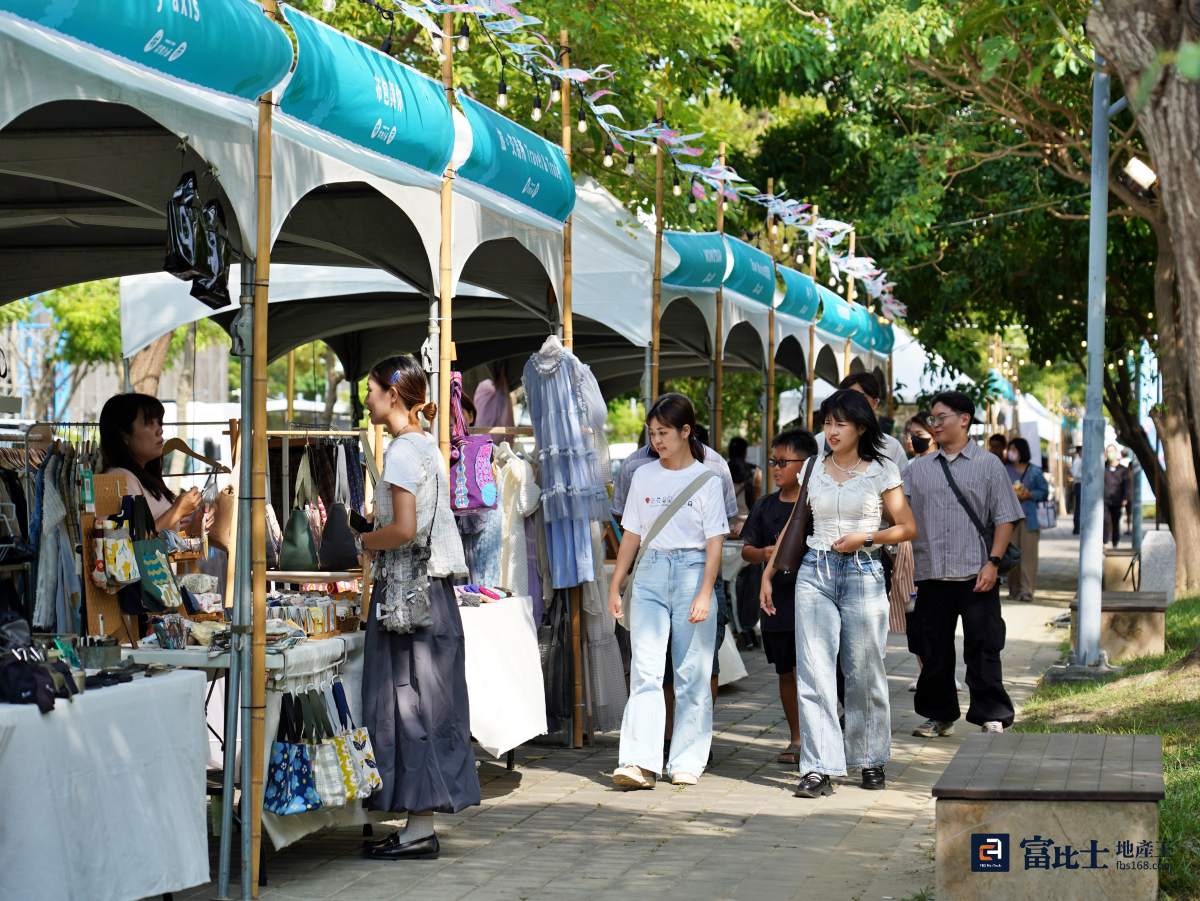 音樂、市集、綠地，讓東區崇賢公園注入新活力，未來區域還有重大建設利多。（圖／記者蘇茵慧）