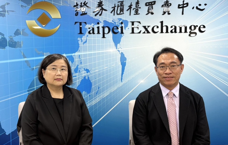 1760435289321751.jpg (圖說)世紀民生(5314)聯手信立化學(4303),預定收購星雲電腦(8047)最低39.36%股份最高60%股份,此項戰略性投資將深化集團電子零組件的垂直整合布局,並奠定上曜集團跨足關鍵製程設備領域的關鍵基礎。圖右為世紀民生董事長張祐銘、圖左為星雲電腦副總經理兼發言人周璿璿。.jpg