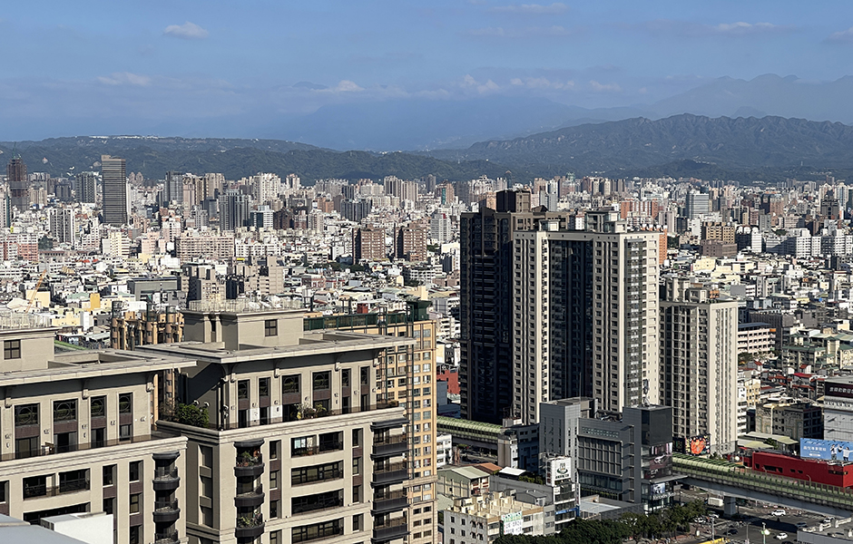 《危老條例》 2027 年屆期 新版規劃 2 限制 1 新增 《危老條例》 2027 年屆期 新版規劃 2 限制 1 新增