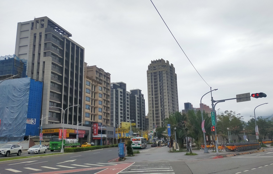央行堅持不鬆綁 專家預測 Q4解禁 房市管制現分歧 央行堅持不鬆綁 專家預測 Q4解禁 房市管制現分歧
