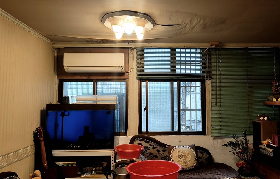 連日豪大雨!樓上樓下鄰居滲漏水糾紛頻傳 住保會:普遍遇鄰居擺爛 連日豪大雨!樓上樓下鄰居滲漏水糾紛頻傳 住保會:普遍遇鄰居擺爛