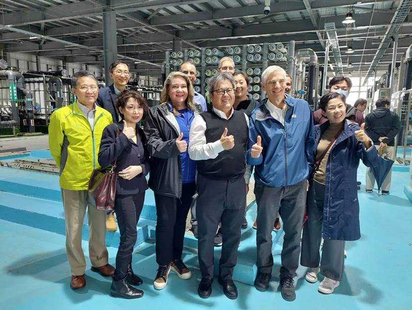 1763458477658605.jpg unnamed (1).jpg