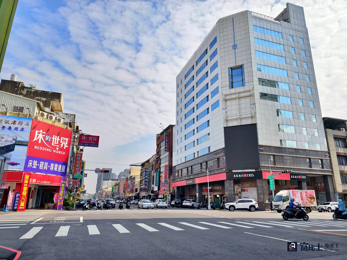 境外公司「貝里斯商優亨(股)公司」，7月以近2.8億元現金，霸氣「打包」苓雅區整棟商辦「青年館大樓」。（圖／記者蘇茵慧攝）