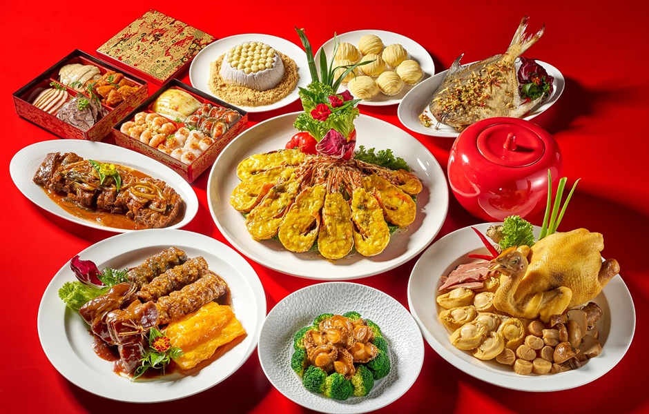 1764062709710878.jpg 江南春鴻運套餐為8人份的外帶年菜,過年在家也可品嚐精緻的江浙料理。(台北福華大飯店提供).jpg