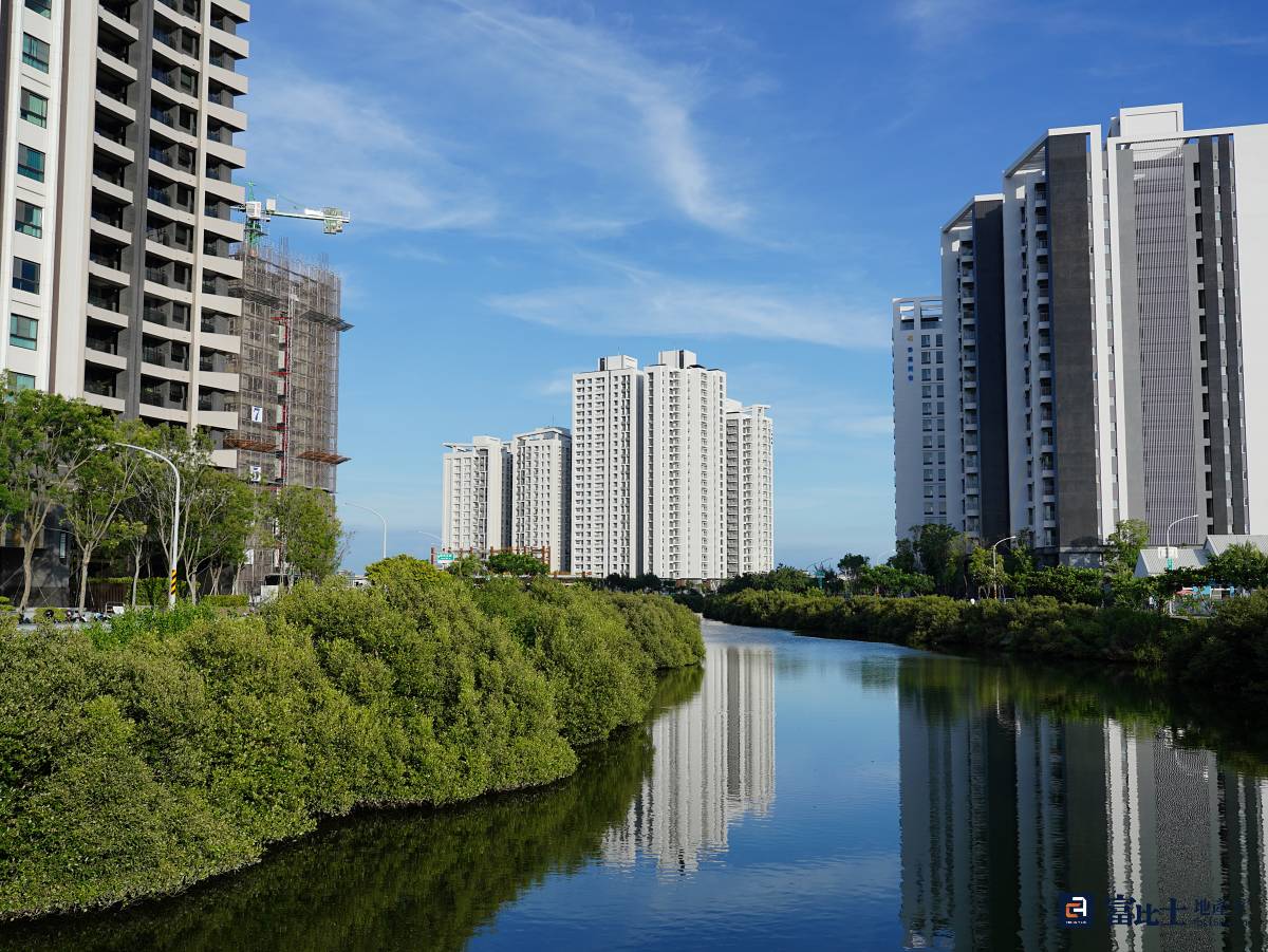 台南安南區九份子重劃區為全台第一座國際低碳示範區,以生態、高綠覆率、低密度住宅為特色。(圖/記者蘇茵慧) 台南安南區九份子重劃區為全台第一座國際低碳示範區,以生態、高綠覆率、低密度住宅為特色。(圖/記者蘇茵慧)