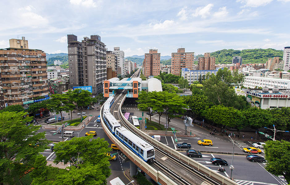 捷運六張犁站、台北市房地產景氣、基隆路和平東路口、車流、交通、林蔭、捷運宅-05.jpg