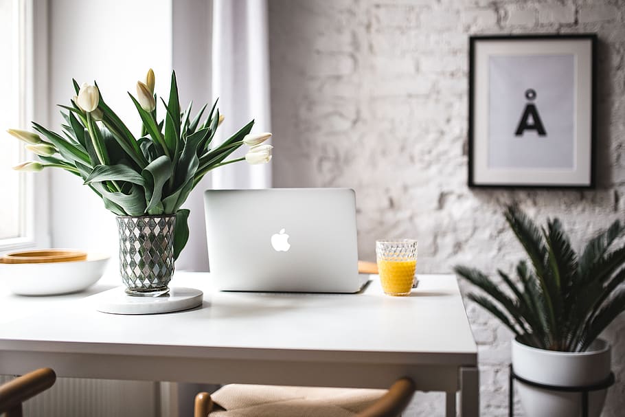 interior-white-office-workspace-workplace-computer.jpg